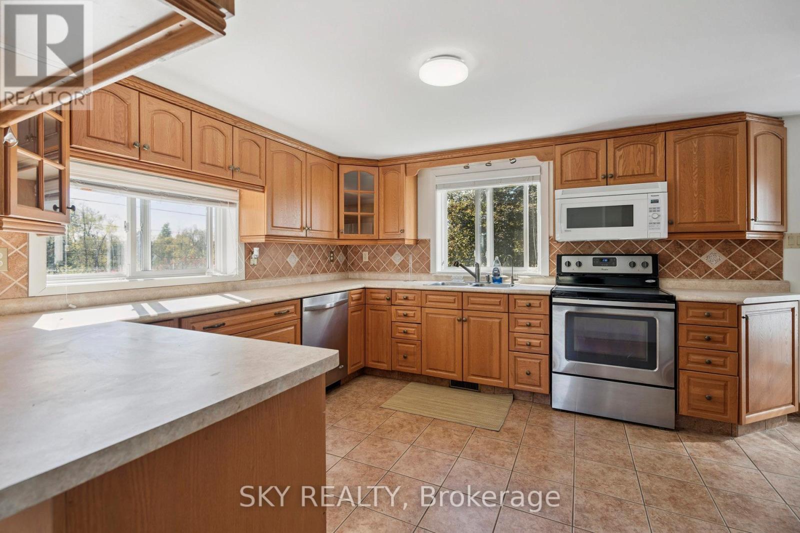 12478 5Th (Fifth) Line, Halton Hills, ON - Indoor Photo Showing Kitchen With Double Sink