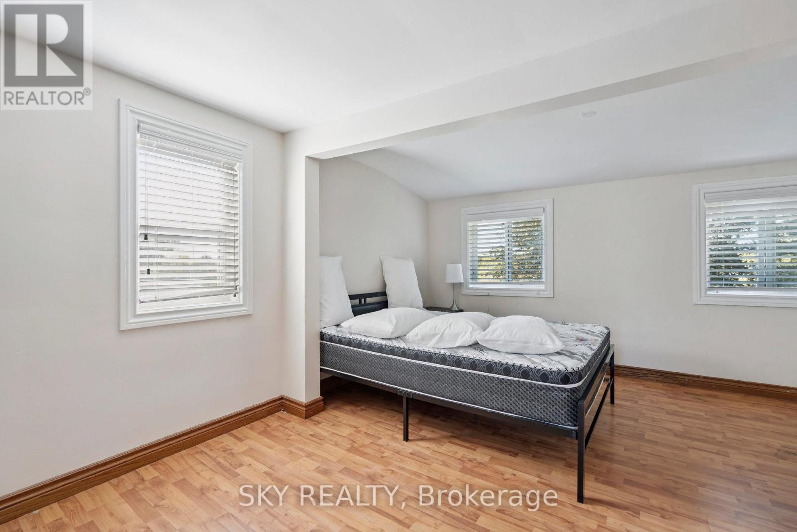 12478 5Th (Fifth) Line, Halton Hills, ON - Indoor Photo Showing Bedroom