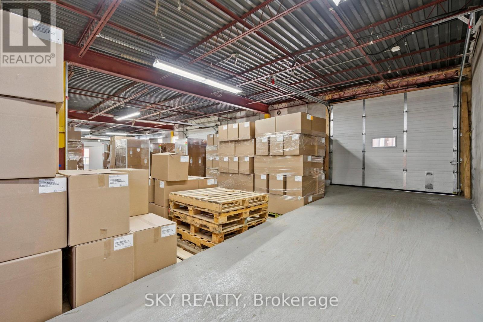 12478 5Th (Fifth) Line, Halton Hills, ON - Indoor Photo Showing Garage