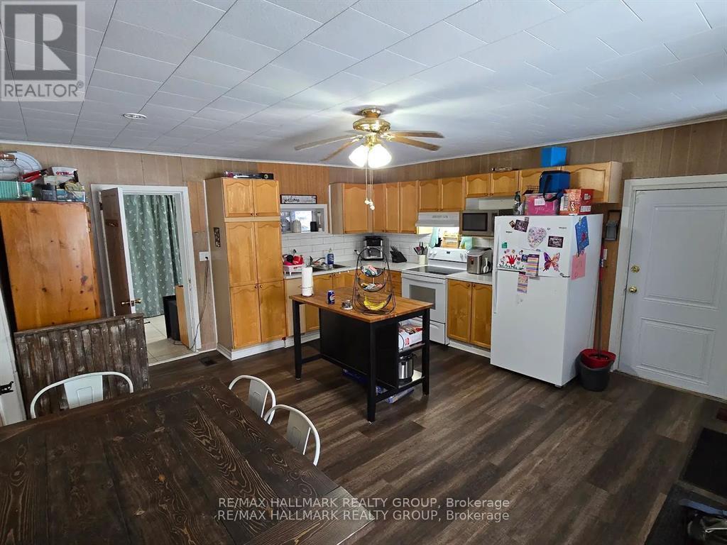 7122 Bank Street, Ottawa, ON