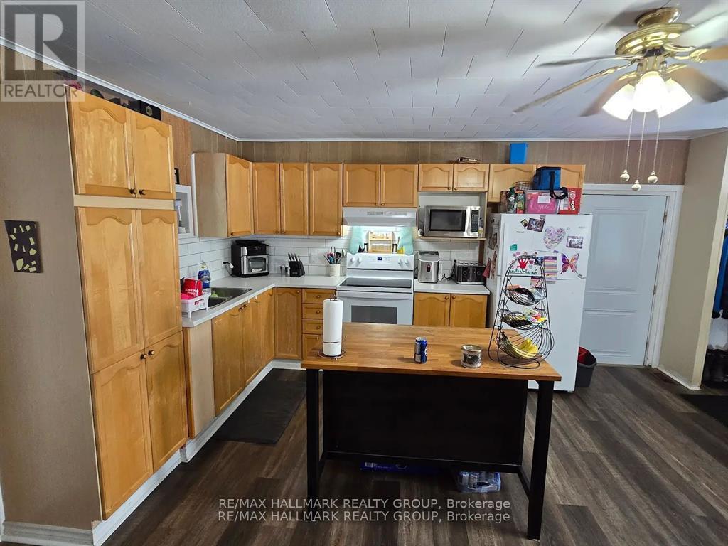 7122 Bank Street, Ottawa, ON