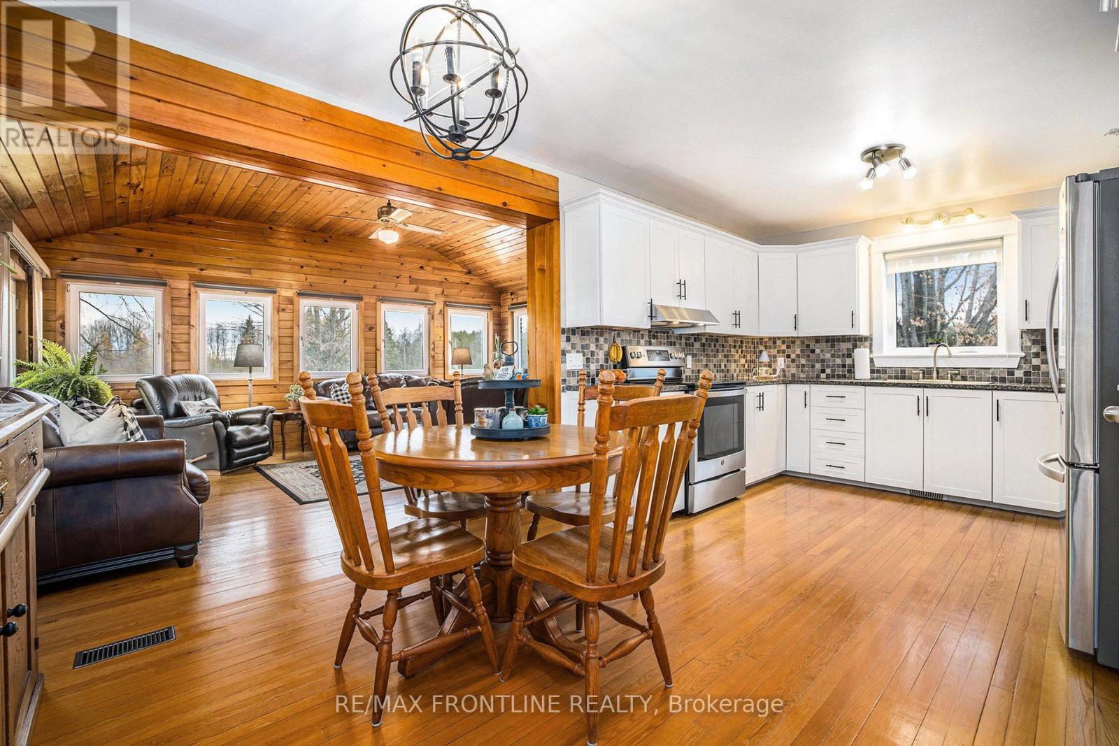 299 Mcguire Road, Montague, ON - Indoor