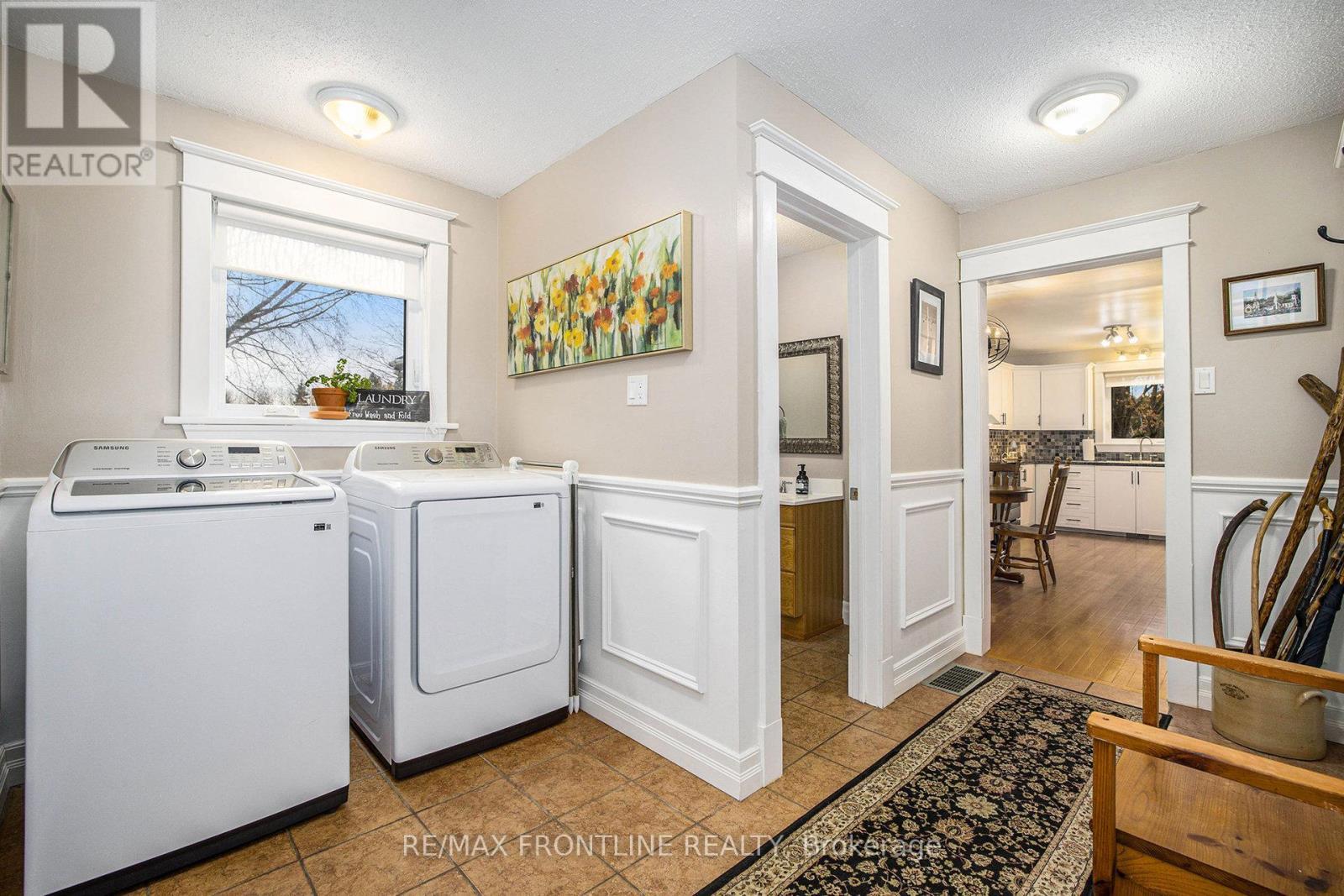 299 Mcguire Road, Montague, ON - Indoor Photo Showing Laundry Room