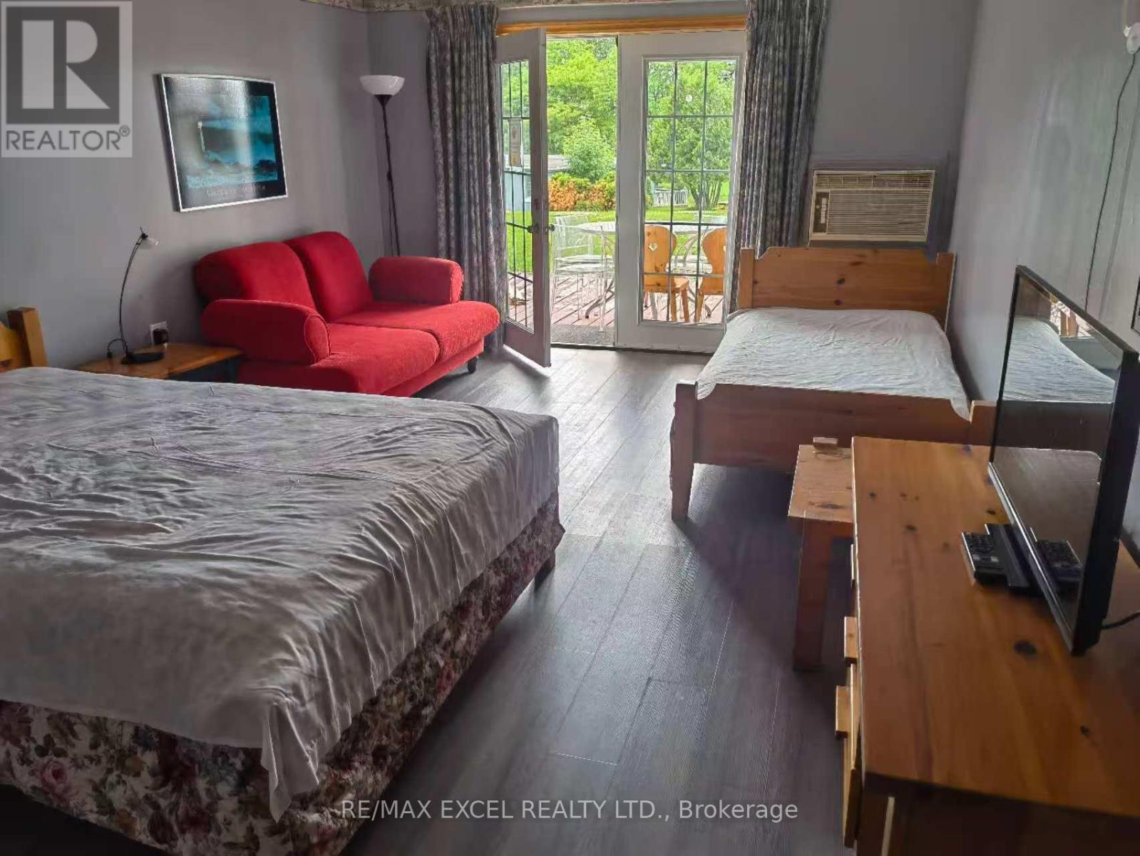 100 Alcove Drive, Tay, ON