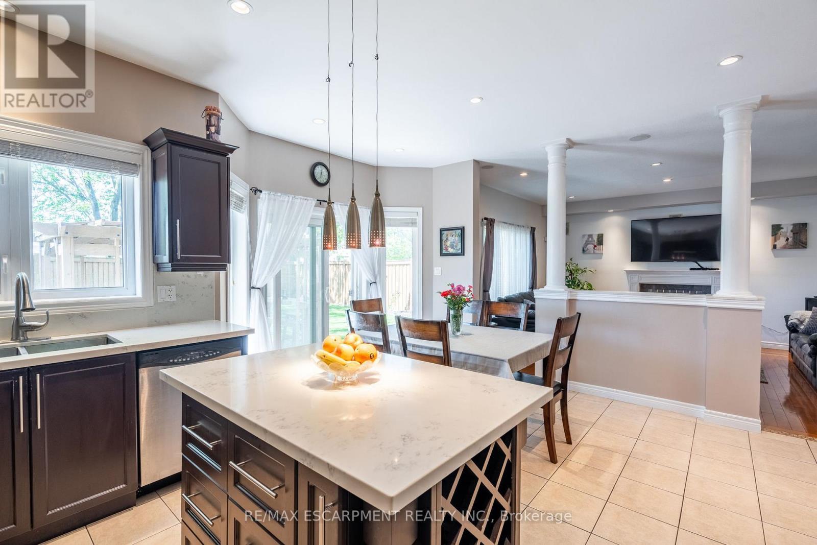 24 Edgecroft Crescent, Hamilton, ON - Indoor