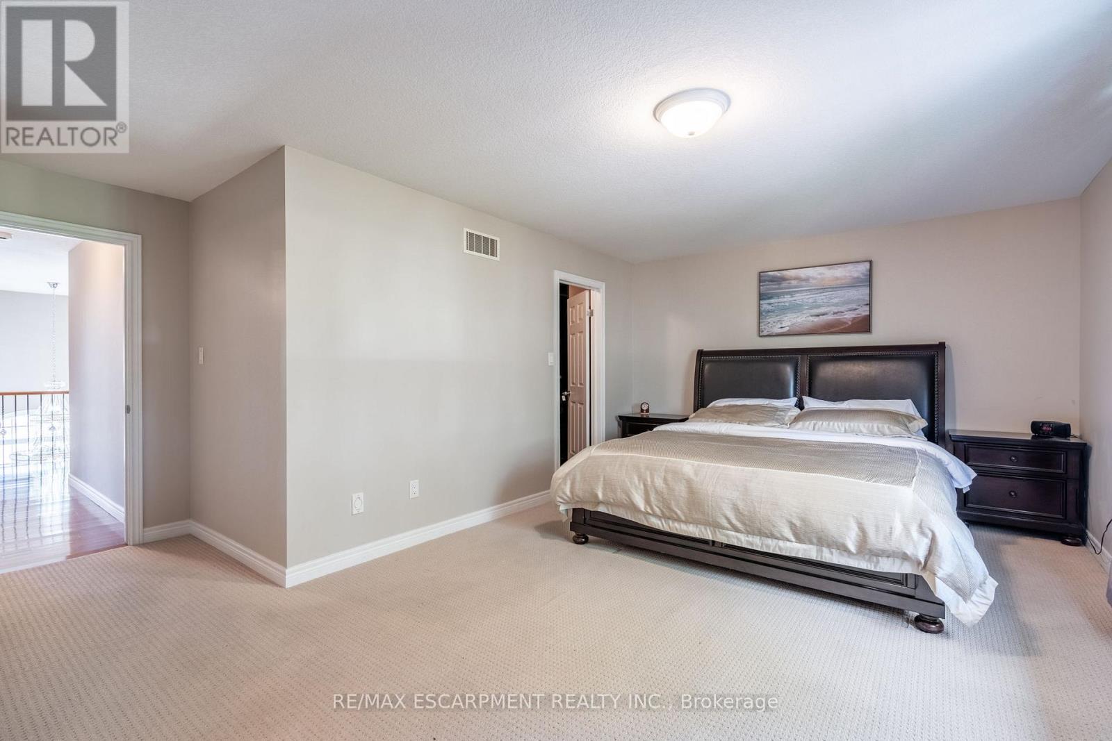 24 Edgecroft Crescent, Hamilton, ON - Indoor Photo Showing Bedroom