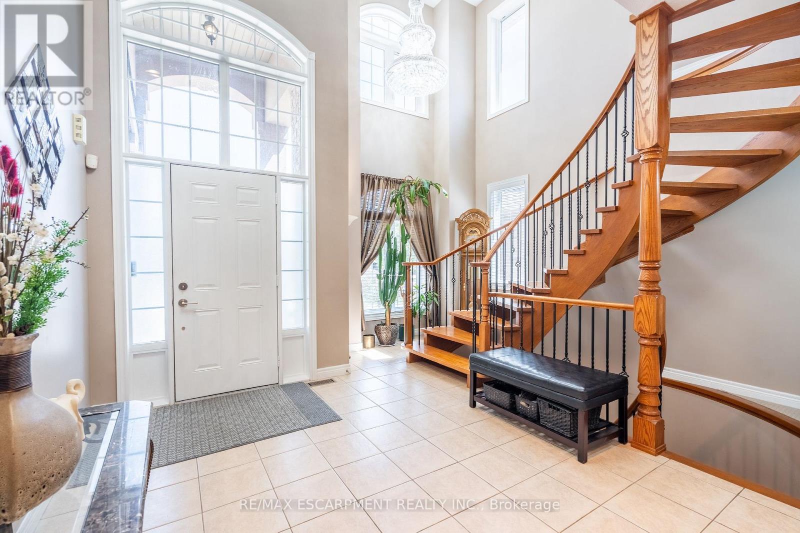 24 Edgecroft Crescent, Hamilton, ON - Indoor Photo Showing Other Room