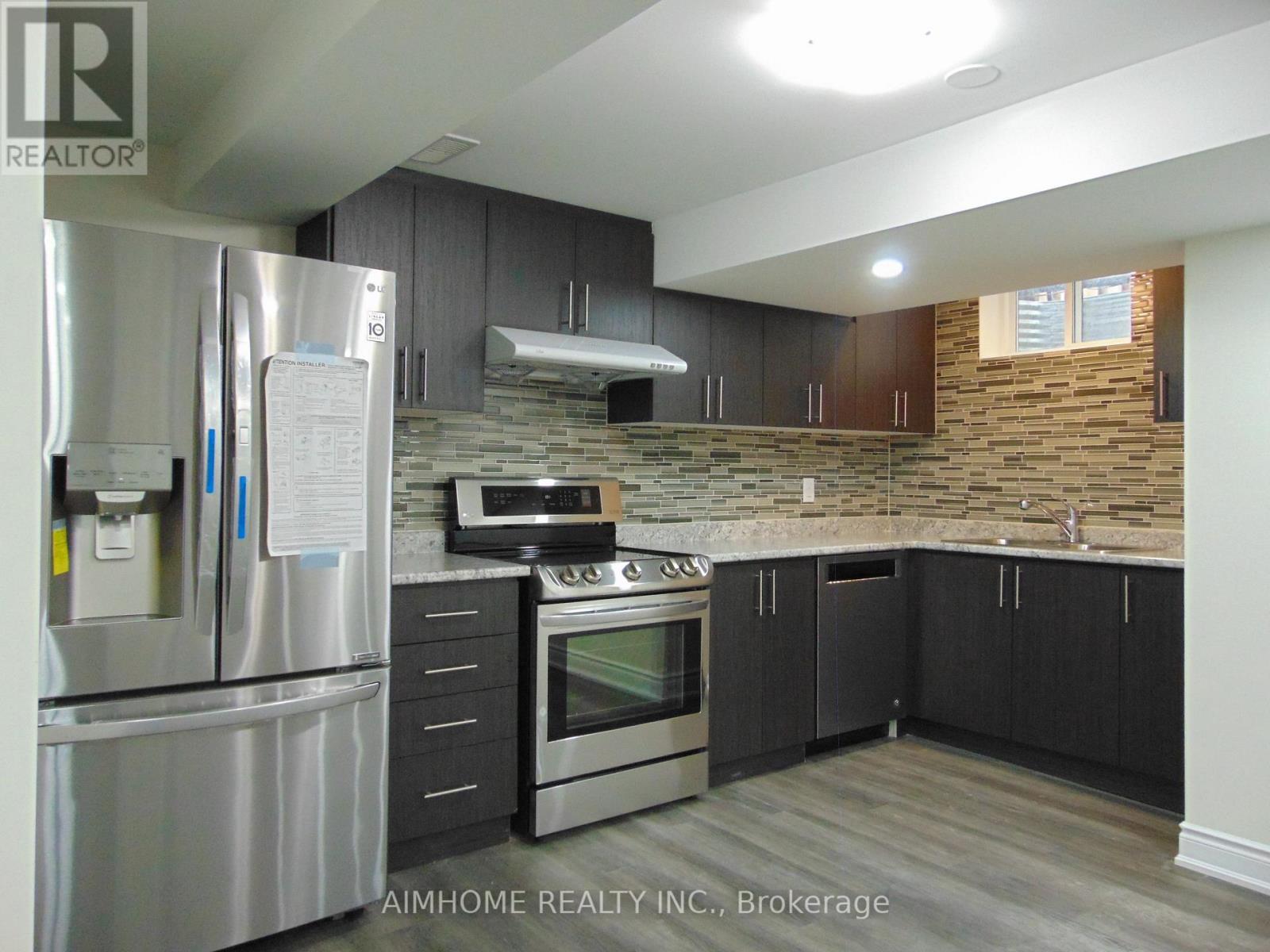 2450 Credit Valley Road, Mississauga, ON - Indoor Photo Showing Kitchen With Stainless Steel Kitchen