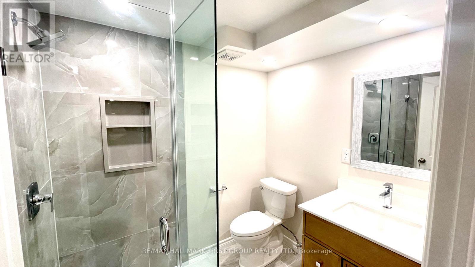 61 Lent Crescent, Brampton, ON - Indoor Photo Showing Bathroom