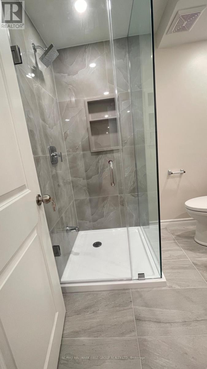 61 Lent Crescent, Brampton, ON - Indoor Photo Showing Bathroom