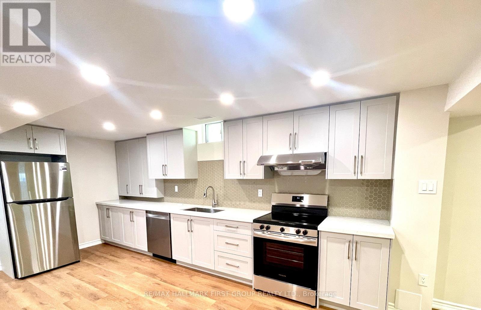 61 Lent Crescent, Brampton, ON - Indoor Photo Showing Kitchen