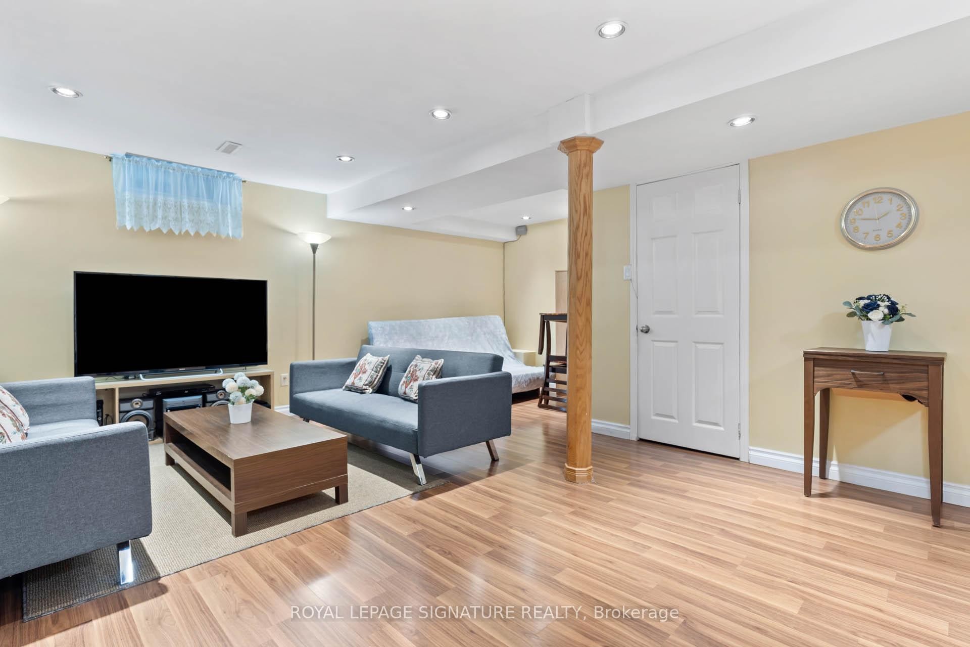 85 Bradstone Square, Toronto, ON