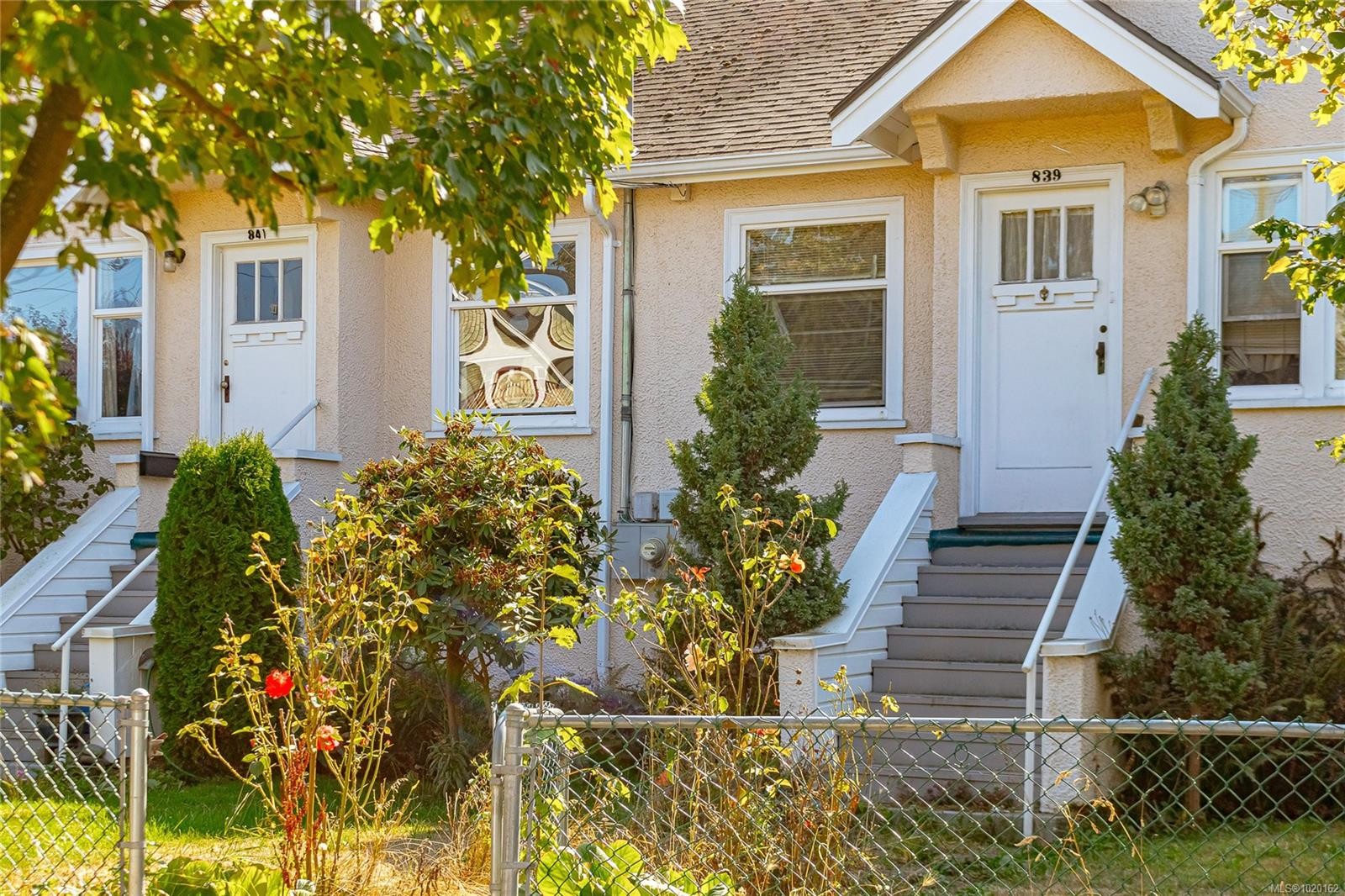 841/839 Princess Ave, Victoria, BC - Outdoor With Facade
