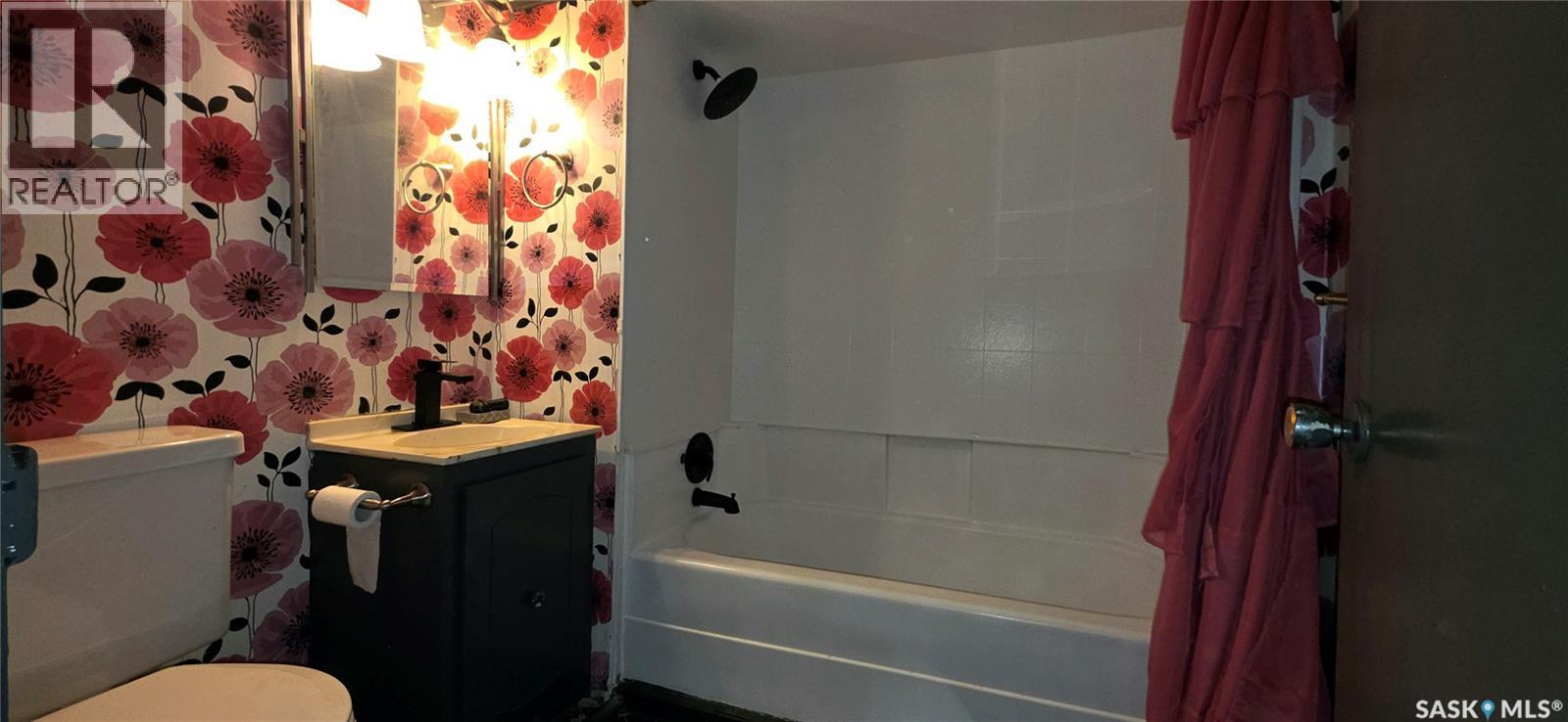 Kuntz Acreage, Macoun, SK - Indoor Photo Showing Bathroom