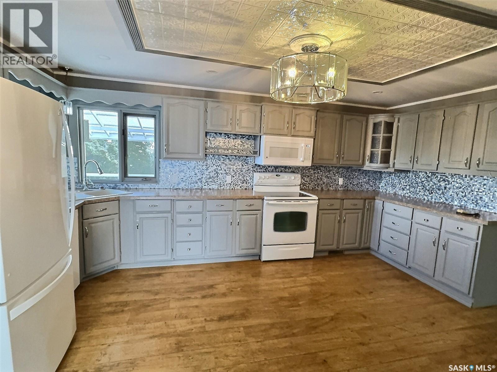 Kuntz Acreage, Macoun, SK - Indoor Photo Showing Kitchen