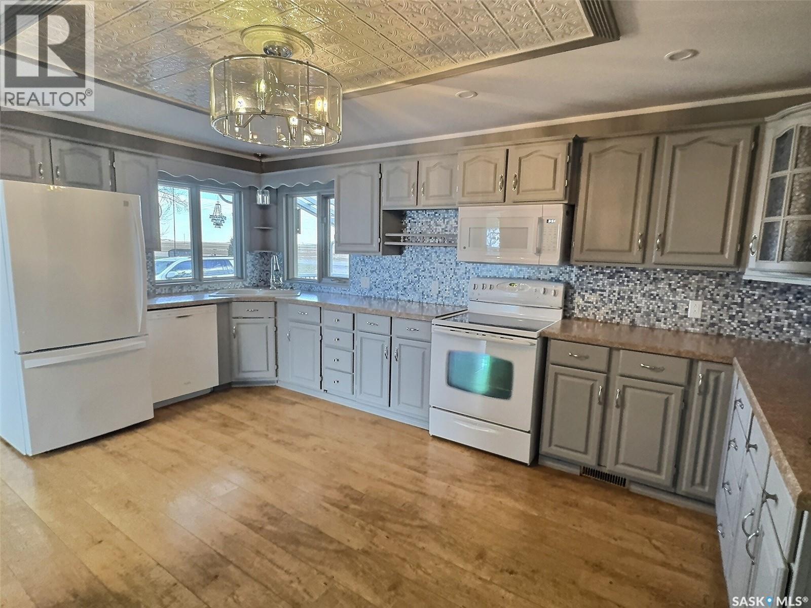 Kuntz Acreage, Macoun, SK - Indoor Photo Showing Kitchen