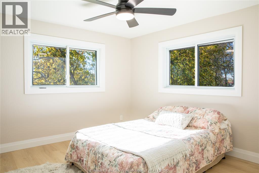737 Charles Street, Windsor, ON - Indoor Photo Showing Bedroom