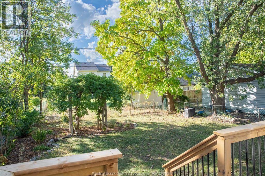 737 Charles Street, Windsor, ON - Outdoor