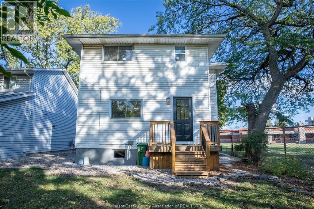737 Charles Street, Windsor, ON - Outdoor