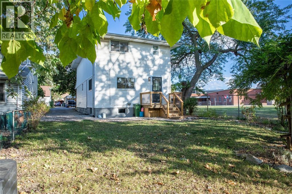 737 Charles Street, Windsor, ON - Outdoor