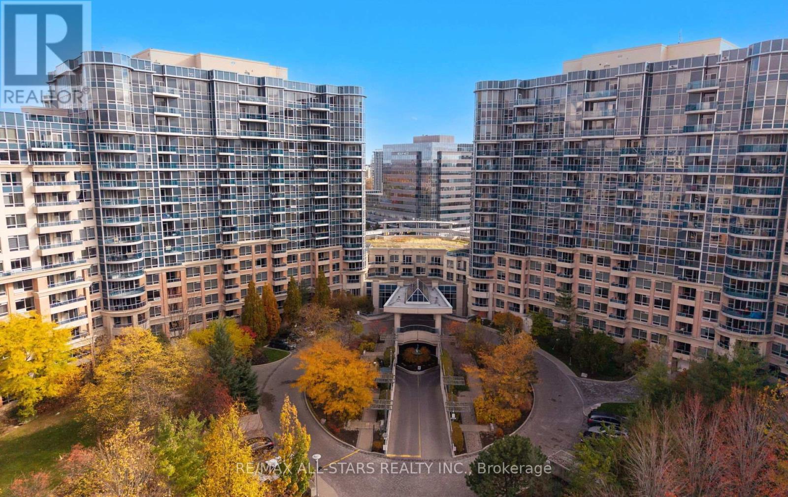 536 - 33 Cox Boulevard, Markham, ON - Outdoor With Facade