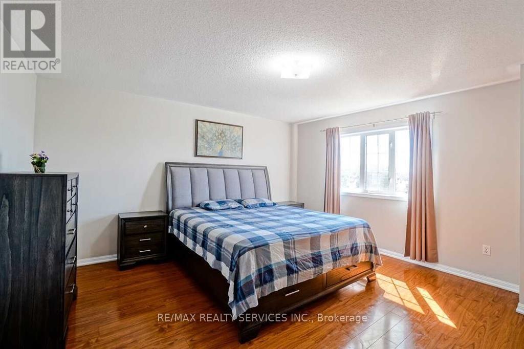 65 Tianalee Crescent, Brampton, ON - Indoor Photo Showing Bedroom