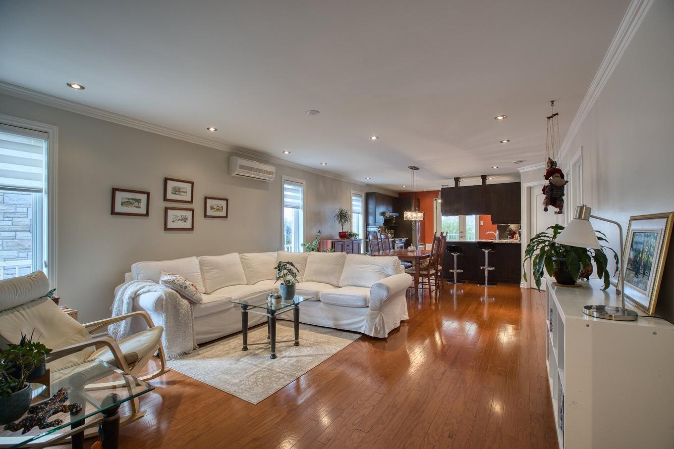 Salon - A-3567 Boul. Ste-Rose, Laval (Fabreville), QC - Indoor Photo Showing Living Room
