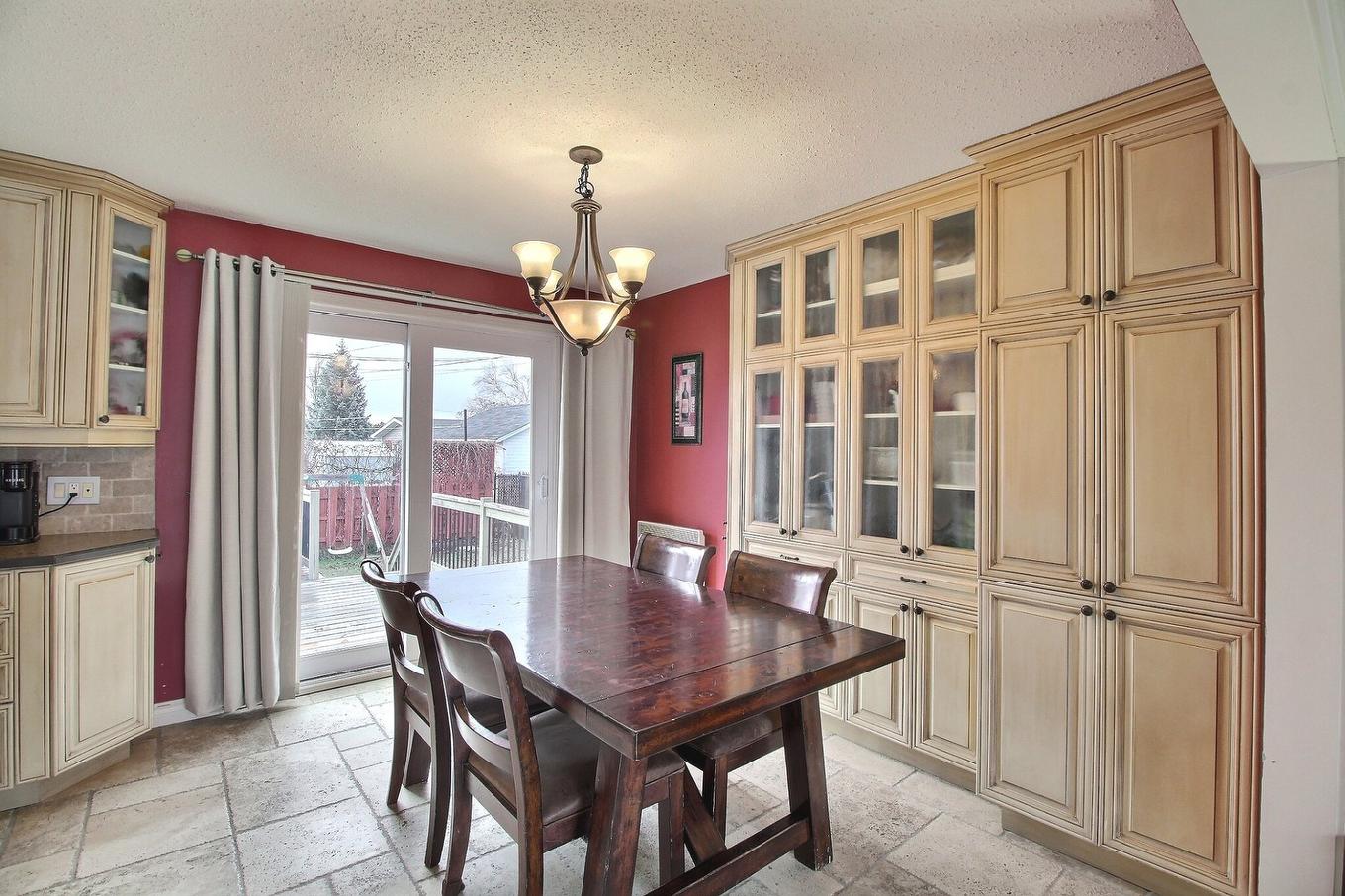 Dining room - 1725 Boul. Forest, Val-D'Or, QC - Indoor Photo Showing Dining Room