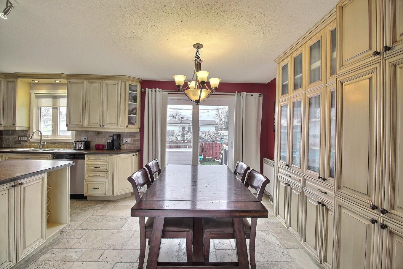 Overall view - 1725 Boul. Forest, Val-D'Or, QC - Indoor Photo Showing Dining Room