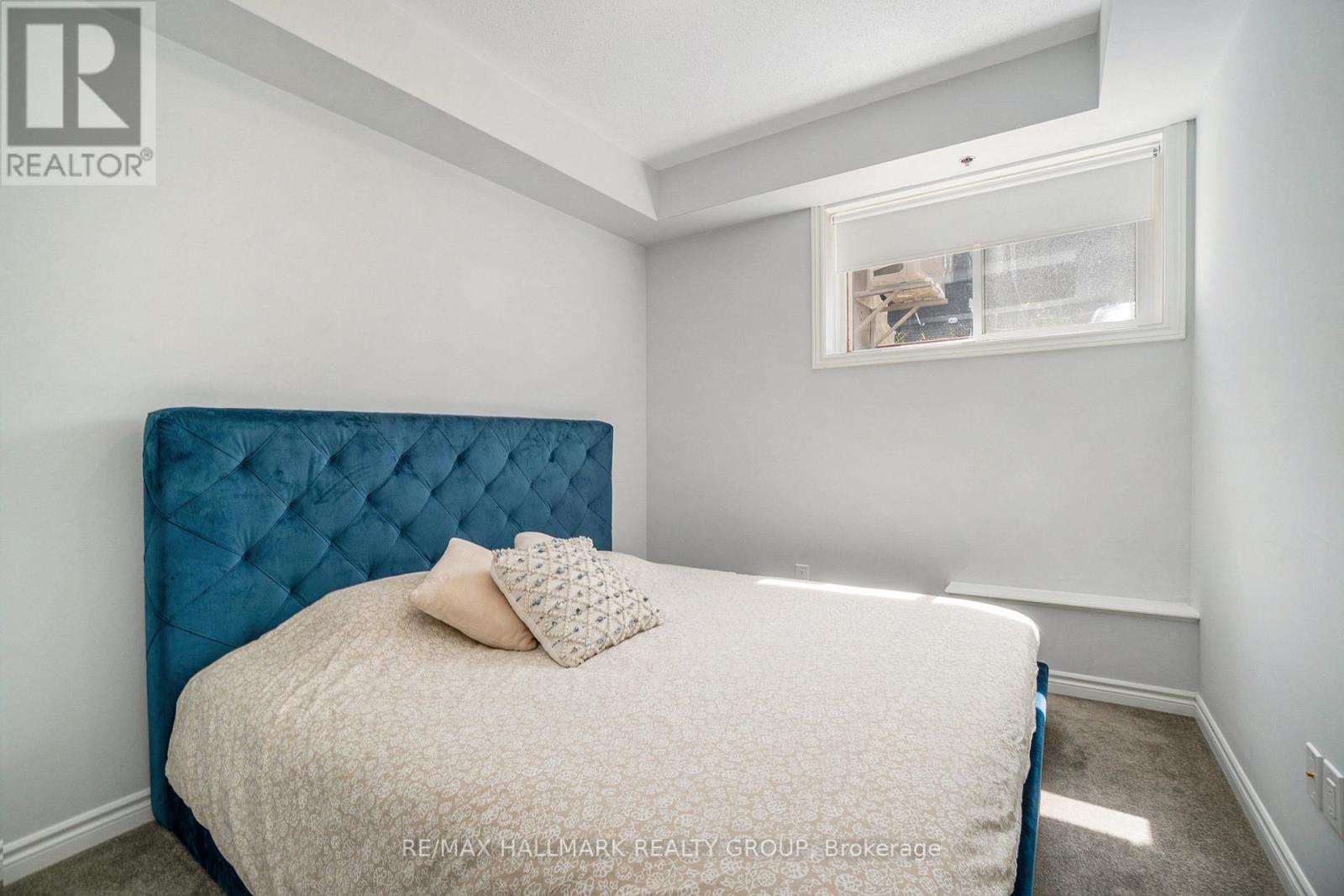 577 Takamose Private, Ottawa, ON - Indoor Photo Showing Bedroom