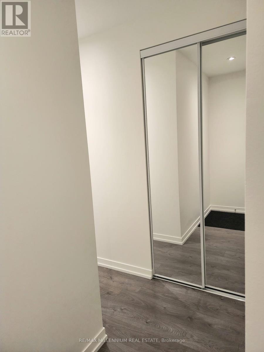 3503 - 950 Portage Parkway, Vaughan, ON - Indoor Photo Showing Other Room