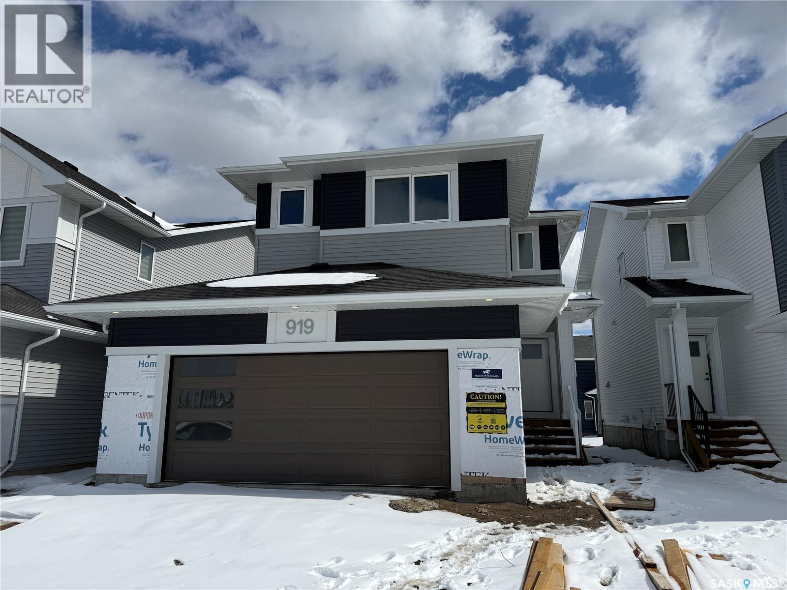 919 Traeger Manor, Saskatoon, SK - Outdoor With Facade