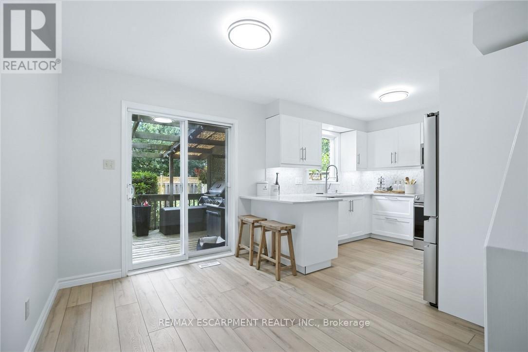 38 Locke Street S, Hamilton, ON - Indoor Photo Showing Kitchen