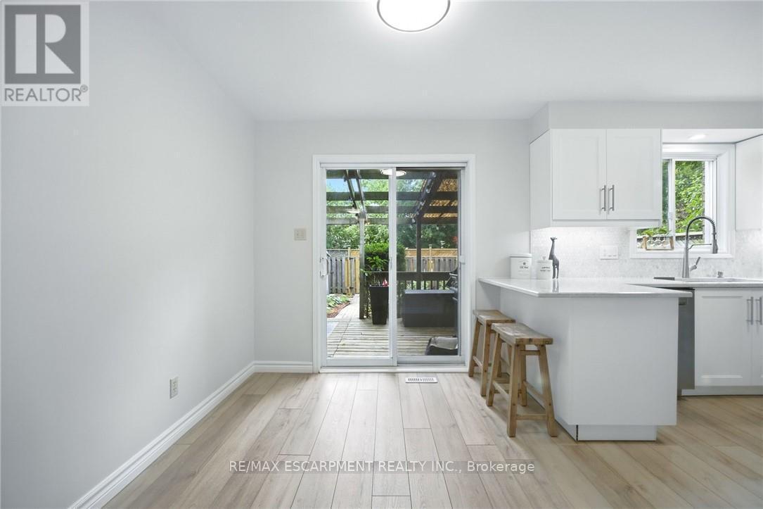 38 Locke Street S, Hamilton, ON - Indoor Photo Showing Kitchen
