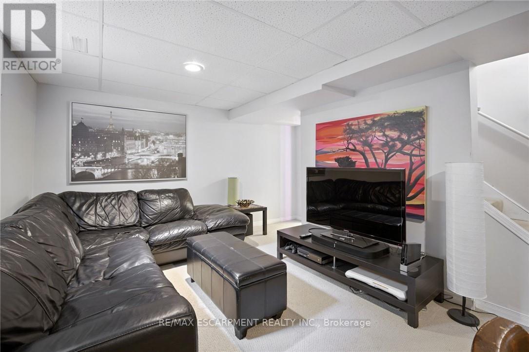 38 Locke Street S, Hamilton, ON - Indoor Photo Showing Living Room