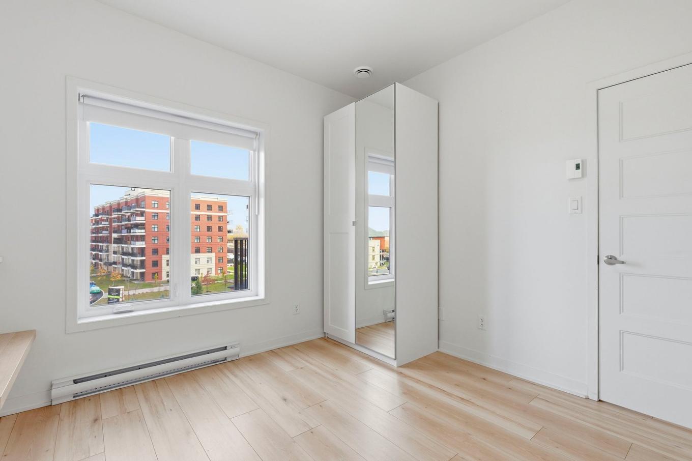 Bedroom - 406-9175 Rue Lennon, Brossard, QC - Indoor Photo Showing Other Room