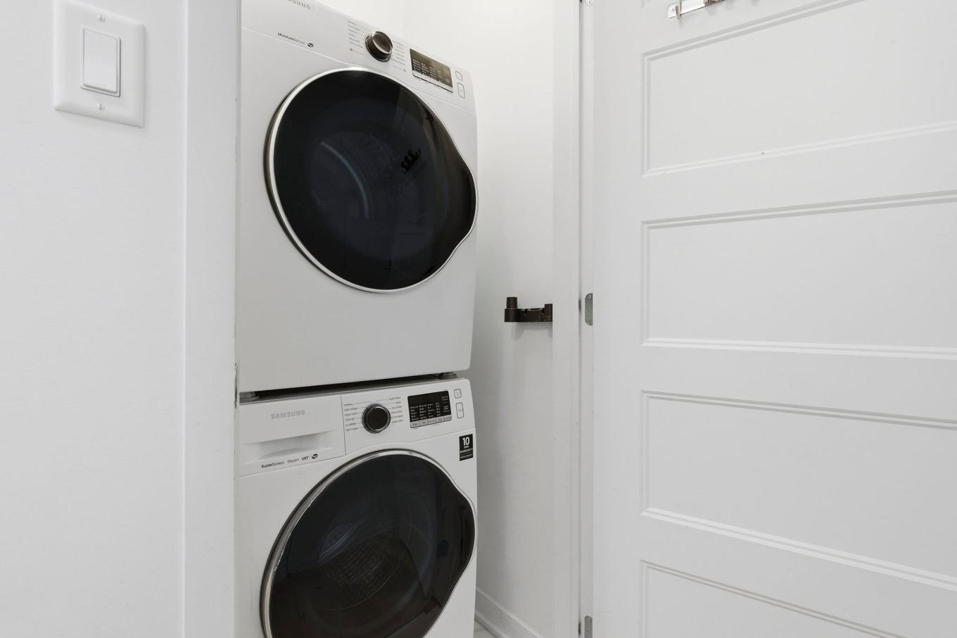 Laundry room - 406-9175 Rue Lennon, Brossard, QC - Indoor Photo Showing Laundry Room