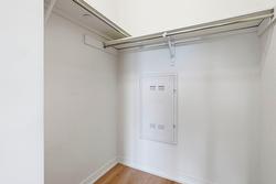 Walk-in closet -