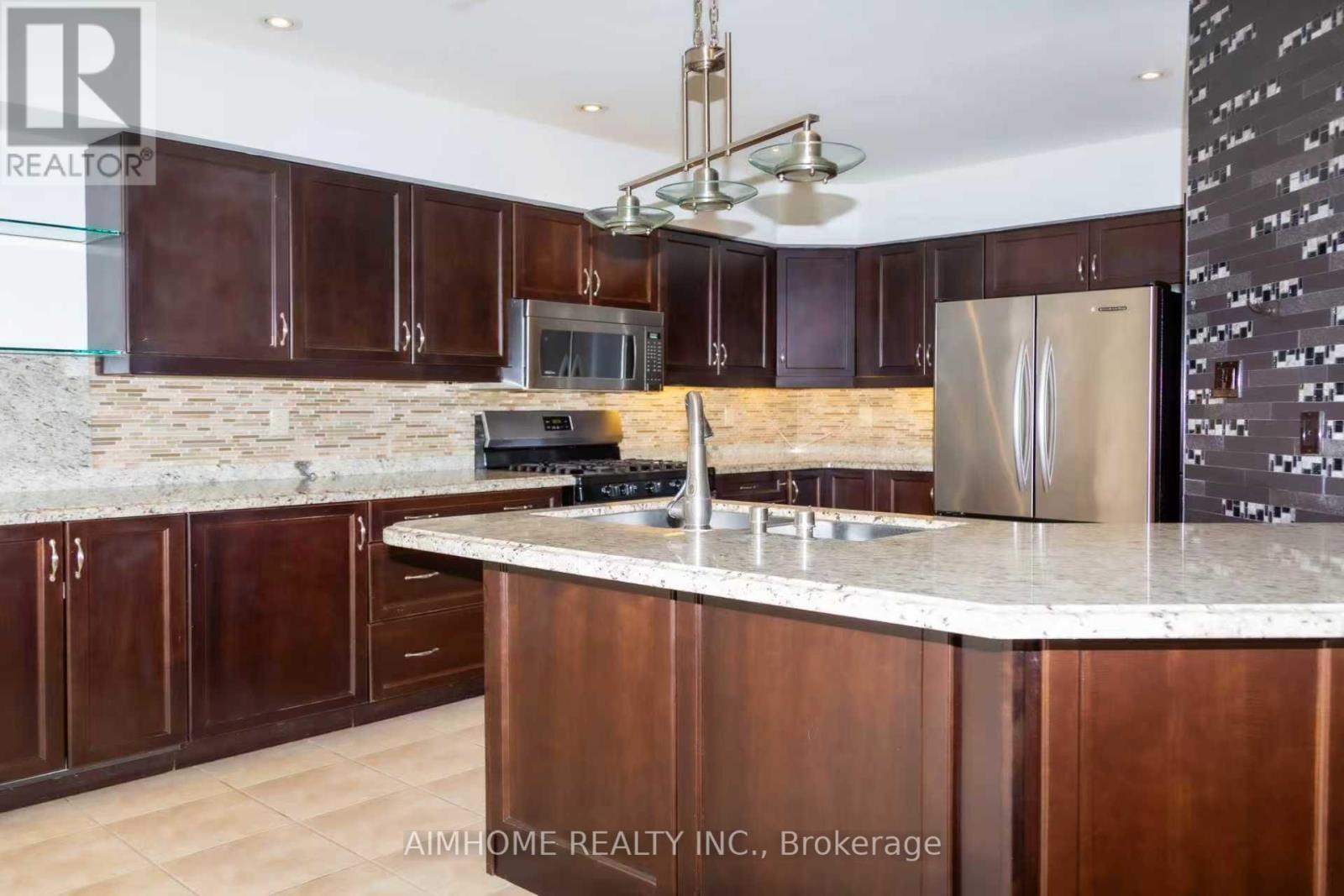 19 Durango Drive, Richmond Hill, ON - Indoor Photo Showing Kitchen