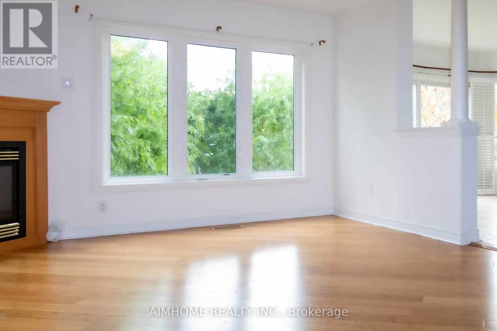 19 Durango Drive, Richmond Hill, ON - Indoor Photo Showing Other Room