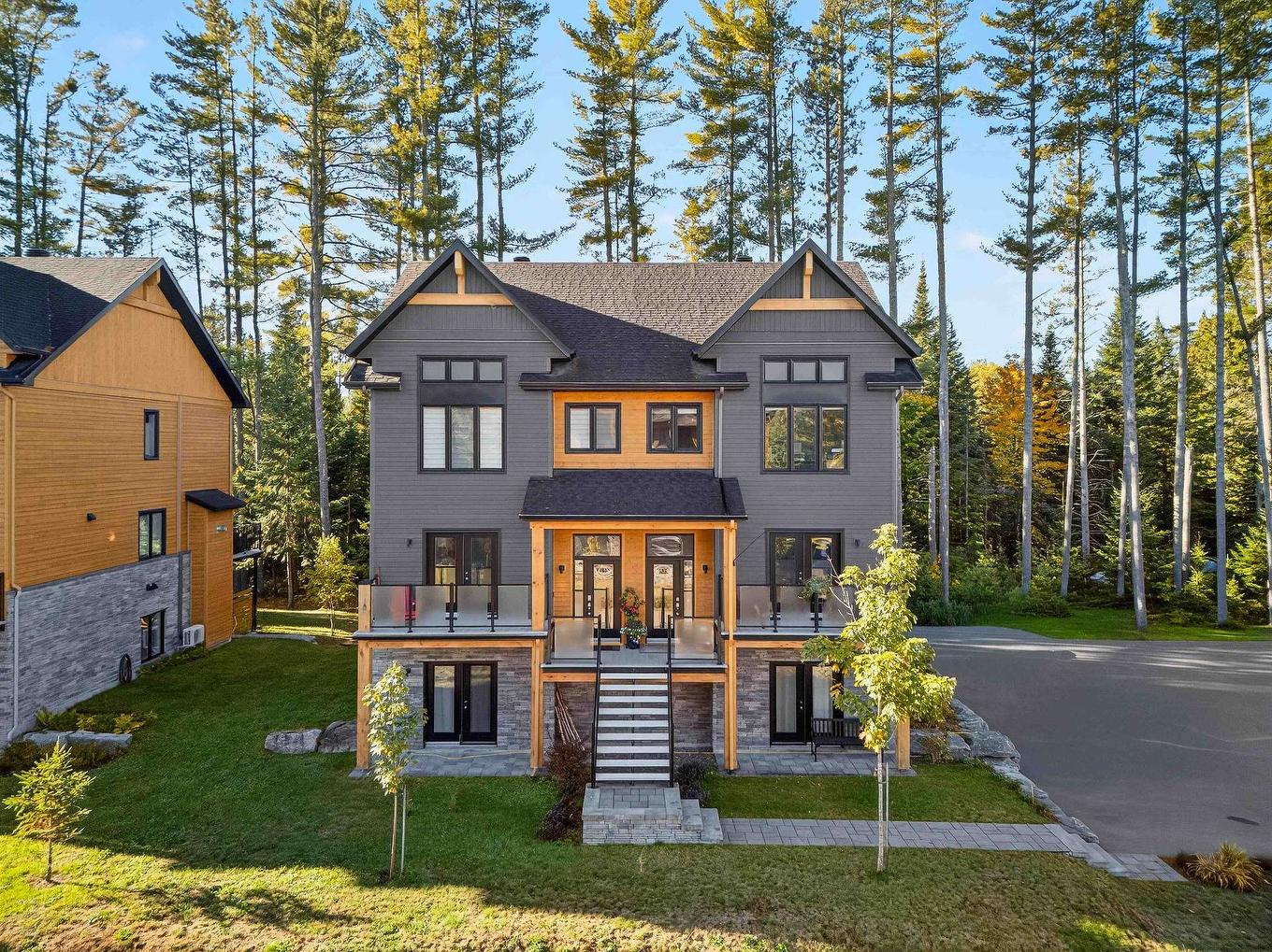 Aerial photo - 580 Rue Charlie-Forbell, Mont-Tremblant, QC - Outdoor With Facade