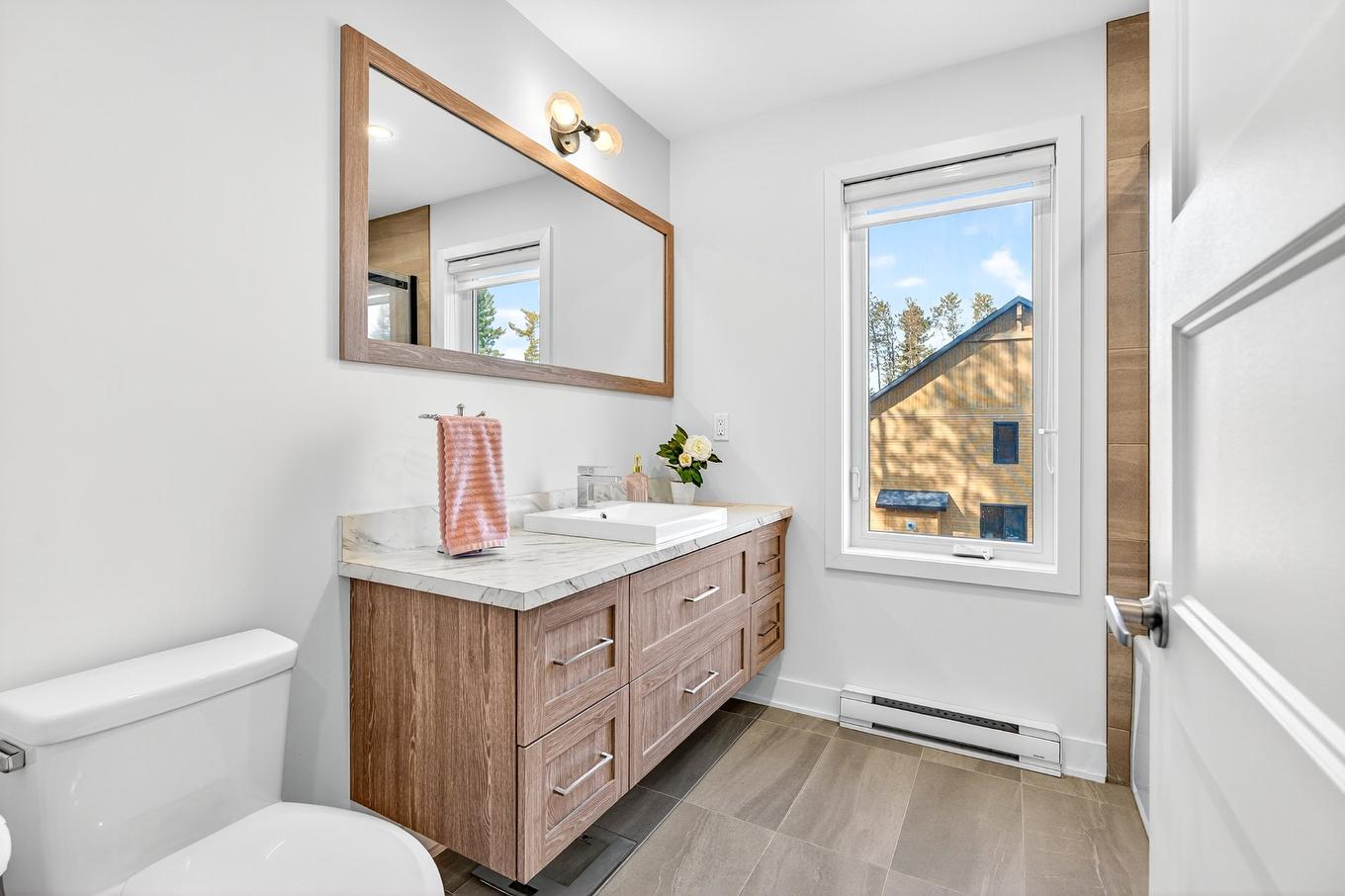 Bathroom - 580 Rue Charlie-Forbell, Mont-Tremblant, QC - Indoor Photo Showing Bathroom