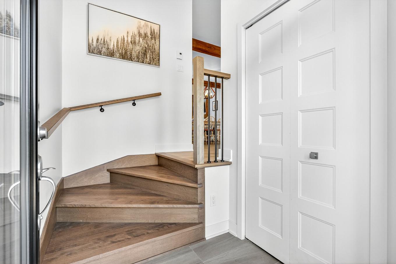 Hall - 580 Rue Charlie-Forbell, Mont-Tremblant, QC - Indoor Photo Showing Other Room