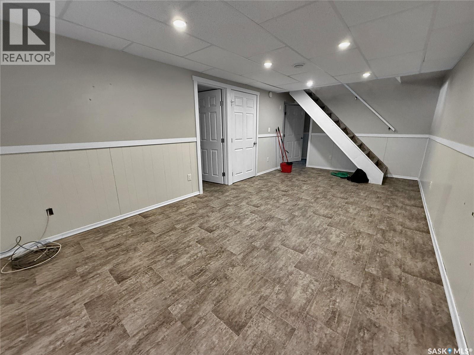 509 5Th Avenue, Whitewood, SK - Indoor