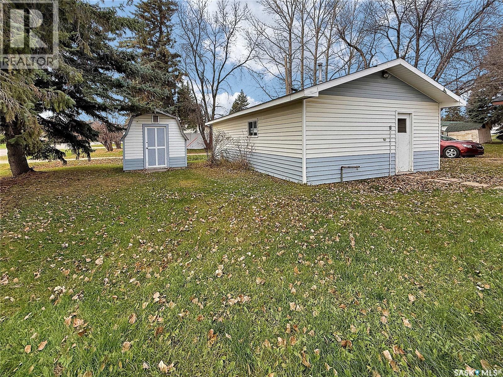 509 5Th Avenue, Whitewood, SK - Outdoor