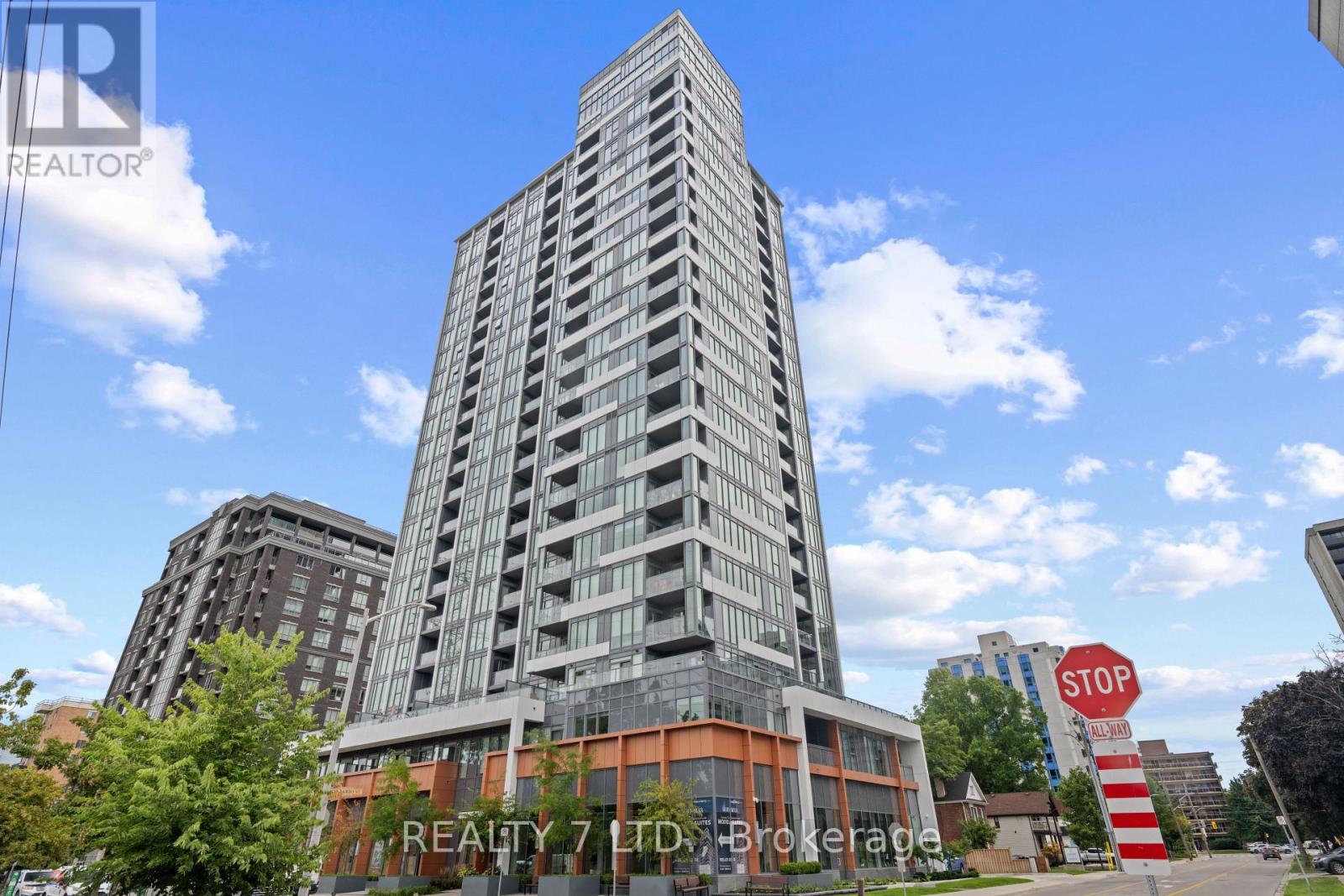 1701 - 500 Brock Avenue N, Burlington (Brant), ON - Outdoor With Balcony With Facade