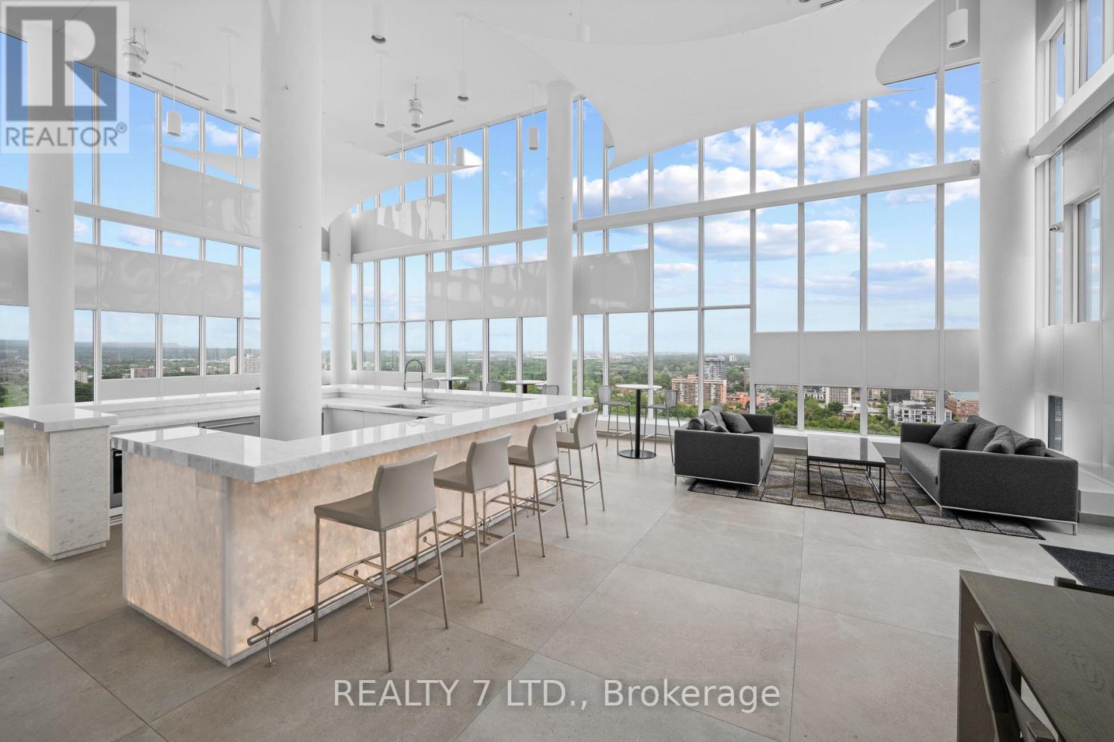 1701 - 500 Brock Avenue N, Burlington (Brant), ON - Indoor