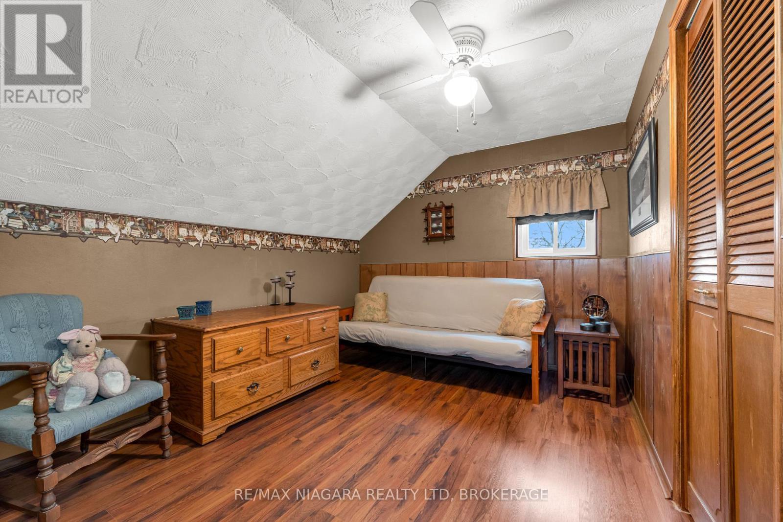 53 Turner Crescent, St. Catharines (Oakdale), ON - Indoor Photo Showing Bedroom