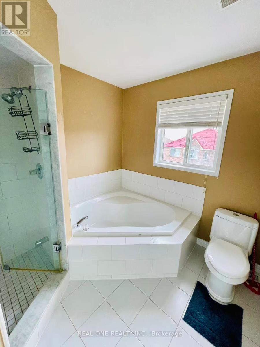 5316 Hollypoint Avenue, Mississauga, ON - Indoor Photo Showing Bathroom