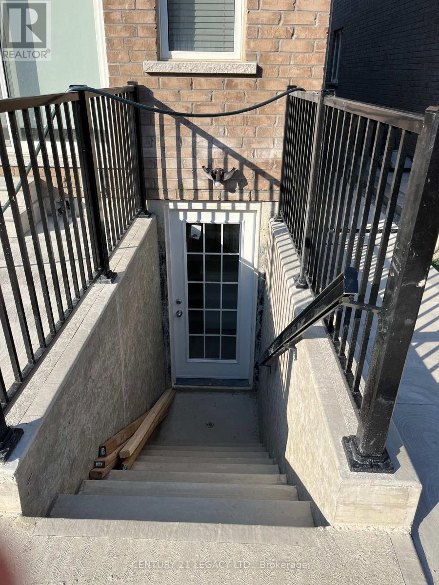 18 Ladysmith (Basement) Street, Brampton, ON - Outdoor With Exterior